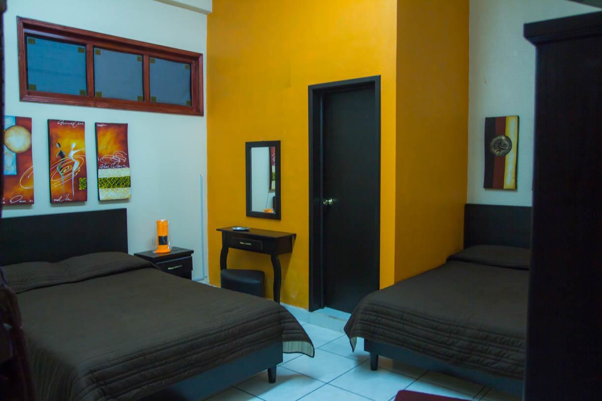 Hotel Olhe Centro Чигнауапан Екстериор снимка